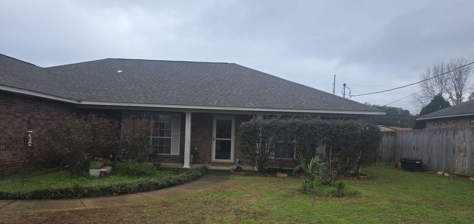 New FORTIFIED shingle roof on a brick home in Lillian, Alabama