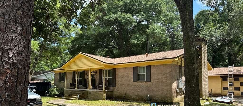 New FORTIFIED shingle roof on a brick ranch home in Mobile